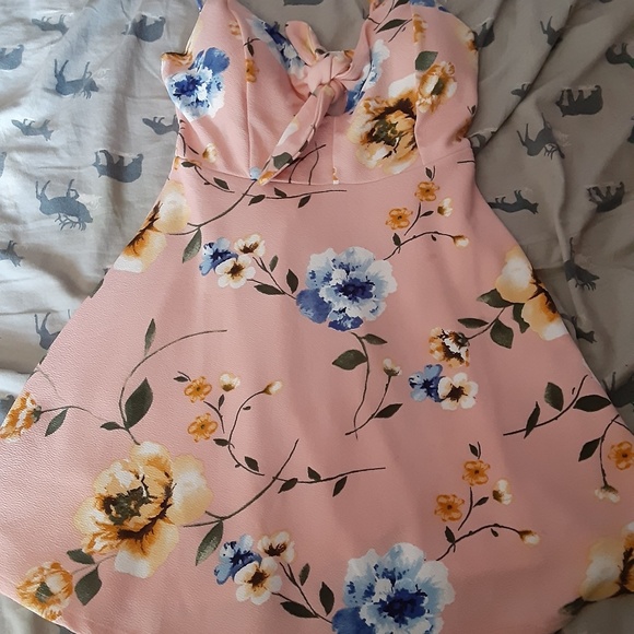 Dress - Picture 1 of 3